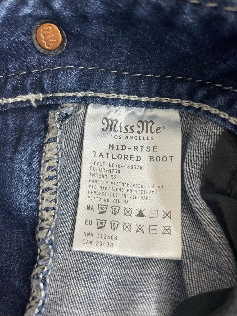 Miss Me Women’s Light Blue Mid-Rise Tailored Boot Jeans Size 30 - Picture 12 of 16